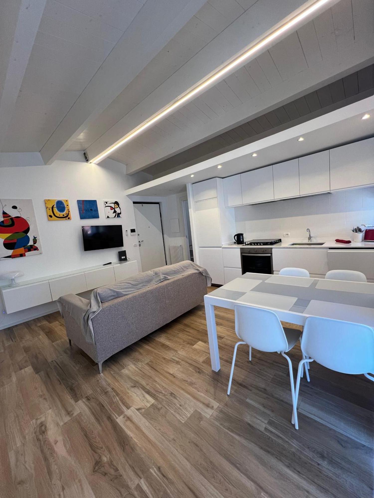 Appartement Casa Miro' Vicinissima Al Mare E Parcheggio Privato Gratuito Se Disponibile *
