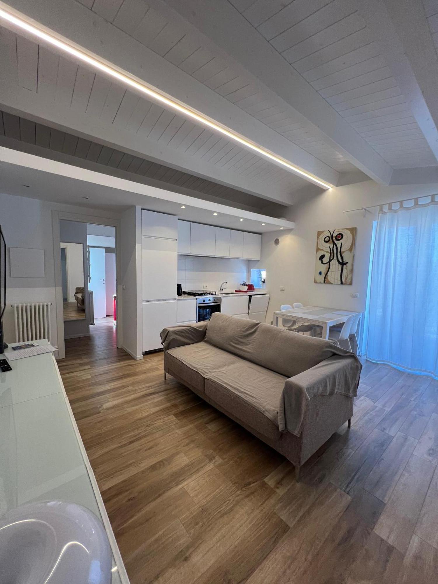Appartement Casa Miro' Vicinissima Al Mare E Parcheggio Privato Gratuito Se Disponibile